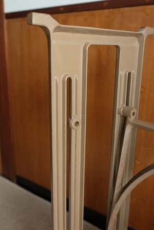 画像3: 足踏みミシン脚（JUKI）