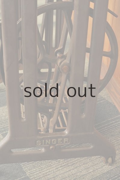 画像3: 足踏みミシンテーブル（SINGER） (3)