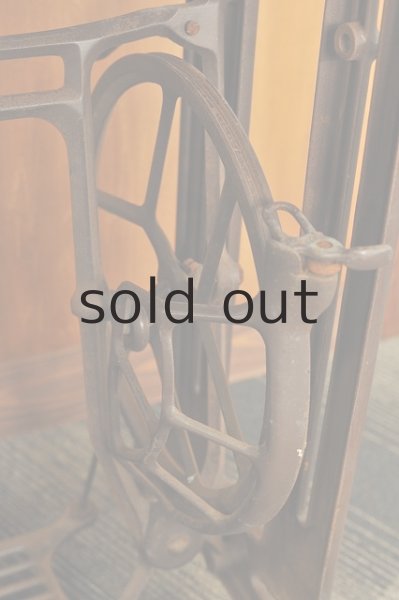 画像2: 足踏みミシンテーブル（SINGER） (2)