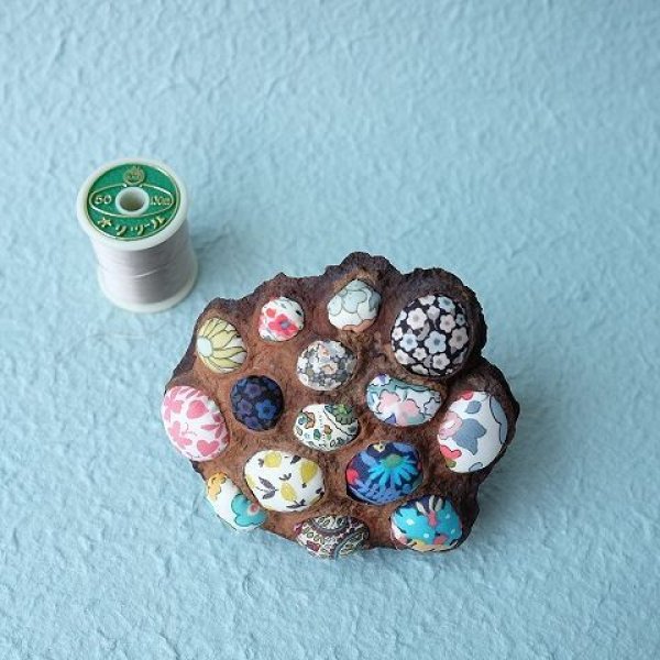 画像2: 蓮の花托オブジェ・リバティプリント  by GRAY and GREEN (2)