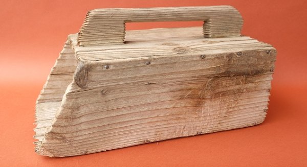 横置した場合のサイズ：たて×よこ×たかさ：20.0×41.0×15.0cm　取っ手までの高さ　21.5cm