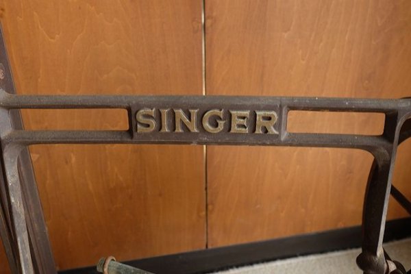 画像4: 足踏みミシン脚（SINGER） (4)
