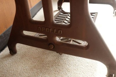 画像1: 足踏みミシン脚（APLLO）