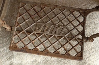 画像3: 足踏みミシン脚（JUKI）