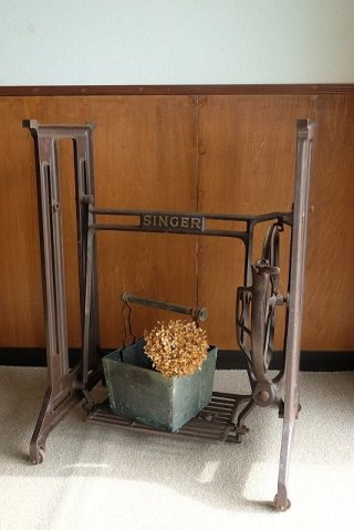 足踏みミシン脚（SINGER） - 流木素材市場 阿波遊木