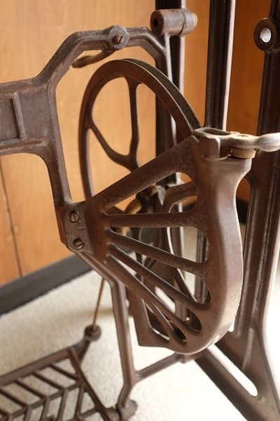 画像7: 足踏みミシン脚（APLLO） (7)